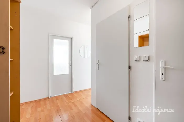 Pronájem bytu 2+kk, Praha - Střížkov, Jablonecká, 41 m2