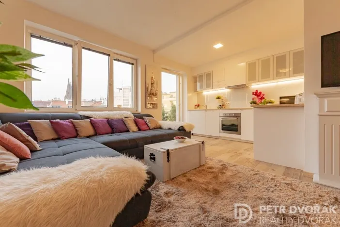 Pronájem bytu 3+kk, Praha - Vinohrady, Uruguayská, 98 m2