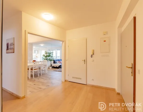 Pronájem bytu 3+kk, Praha - Vinohrady, Uruguayská, 98 m2