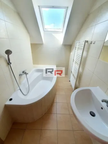 Pronájem bytu 2+kk, Olomouc - Nové Sady, Husitská, 60 m2