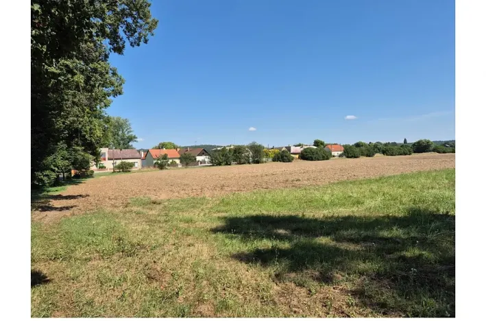 Prodej pole, Čachovice, 33773 m2