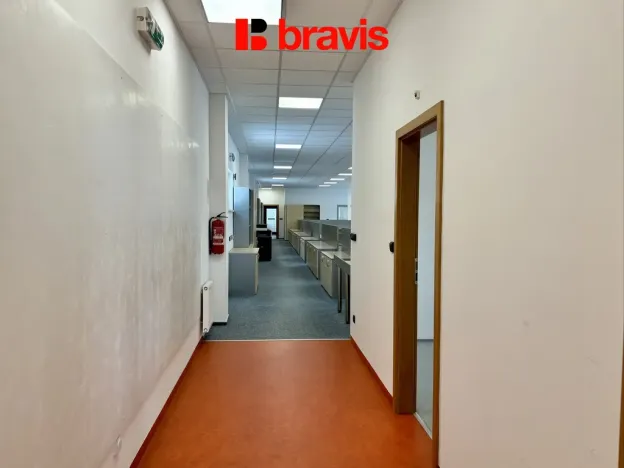 Pronájem kanceláře, Brno - Slatina, Hviezdoslavova, 257 m2