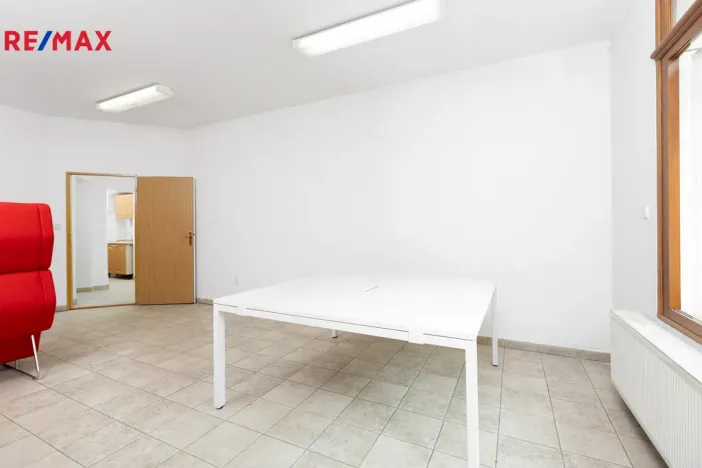 Pronájem komerční nemovitosti, Karlovy Vary, Moskevská, 53 m2