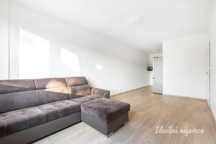 Pronájem bytu 2+kk, Praha - Kobylisy, Kubíkova, 50 m2