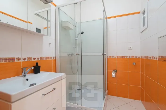 Pronájem bytu 2+1, Praha - Libeň, Sokolovská, 57 m2