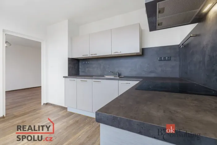 Pronájem bytu 2+1, Karlovy Vary - Drahovice, Maďarská, 61 m2