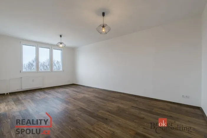 Pronájem bytu 2+1, Karlovy Vary - Drahovice, Maďarská, 61 m2
