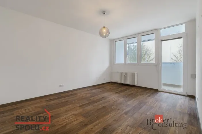 Pronájem bytu 2+1, Karlovy Vary - Drahovice, Maďarská, 61 m2