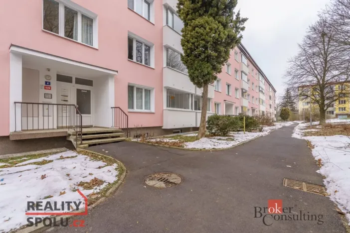 Pronájem bytu 2+1, Karlovy Vary - Drahovice, Maďarská, 61 m2