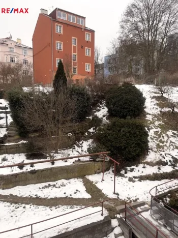 Pronájem bytu 2+1, Karlovy Vary, Kvapilova, 66 m2