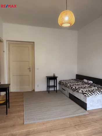 Pronájem bytu 2+1, Karlovy Vary, Kvapilova, 66 m2