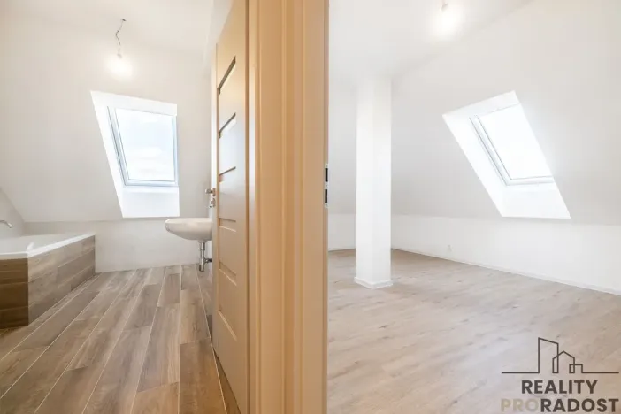 Prodej bytu 4+kk, Ostopovice, B. Němcové, 170 m2