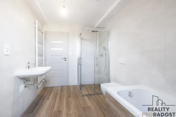 Prodej bytu 4+kk, Ostopovice, B. Němcové, 170 m2