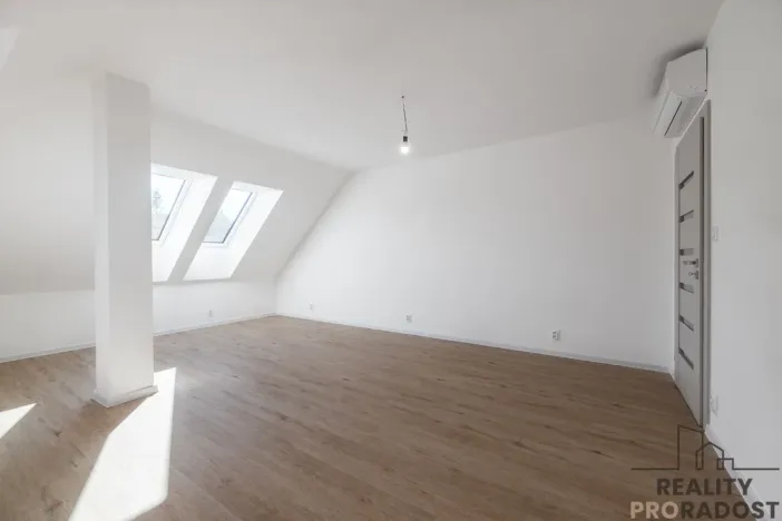 Prodej bytu 4+kk, Ostopovice, B. Němcové, 170 m2