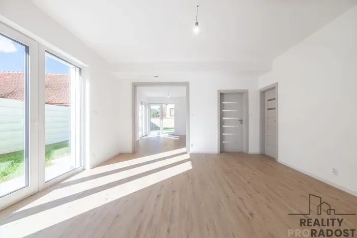 Prodej bytu 4+kk, Ostopovice, B. Němcové, 90 m2