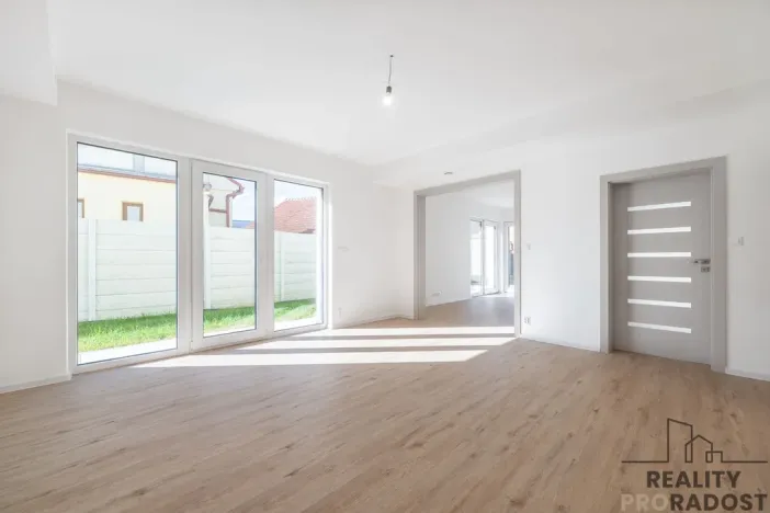 Prodej bytu 4+kk, Ostopovice, B. Němcové, 90 m2