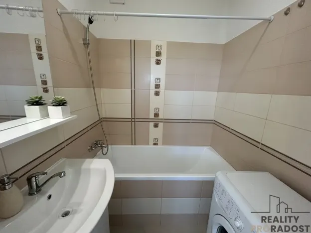 Pronájem bytu 2+1, Hodonín, nám. Osvobození, 55 m2