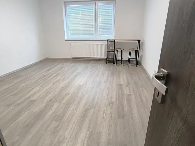 Pronájem bytu 3+kk, Hradec Králové, Vocelova, 93 m2