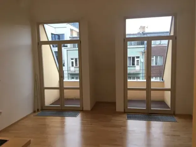 Pronájem bytu 1+kk, Praha - Karlín, Thámova, 29 m2