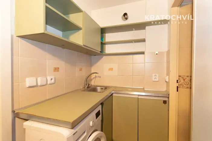 Pronájem bytu 1+kk, Praha - Strašnice, Věšínova, 18 m2