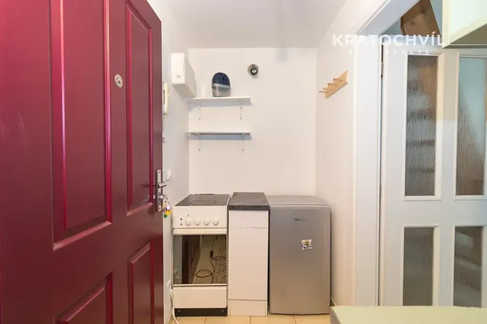 Pronájem bytu 1+kk, Praha - Strašnice, Věšínova, 18 m2