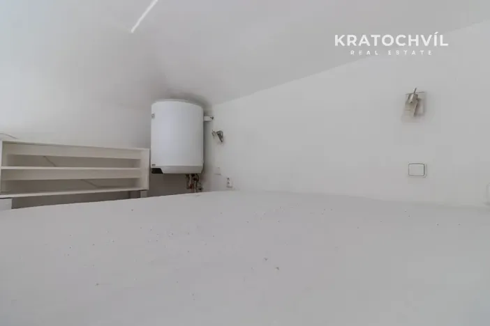 Pronájem bytu 1+kk, Praha - Strašnice, Věšínova, 18 m2