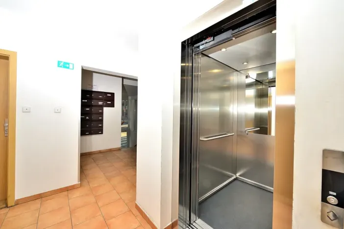 Pronájem bytu 1+kk, Praha - Libeň, Braunerova, 35 m2