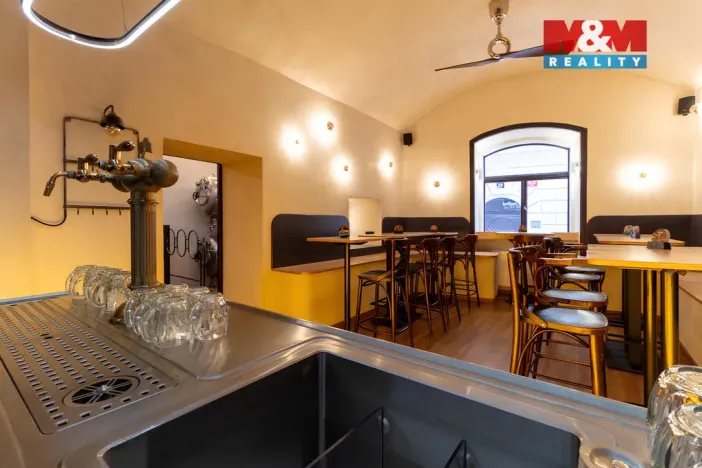 Pronájem restaurace, Praha - Staré Město, Smetanovo nábřeží, 295 m2