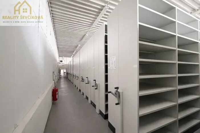 Pronájem komerční nemovitosti, Hradec Králové, Zemědělská, 695 m2