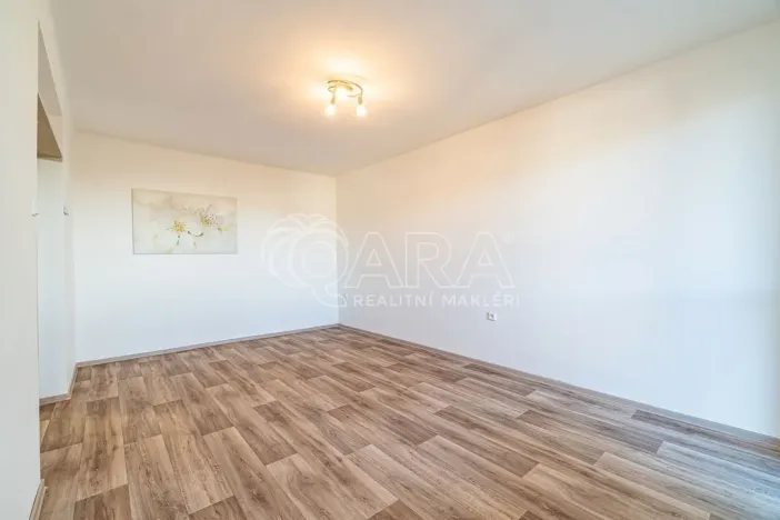 Pronájem bytu 3+1, Kralupy nad Vltavou - Mikovice, 28. října, 64 m2