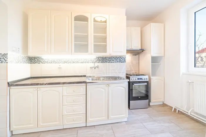 Pronájem bytu 3+1, Kralupy nad Vltavou - Mikovice, 28. října, 64 m2