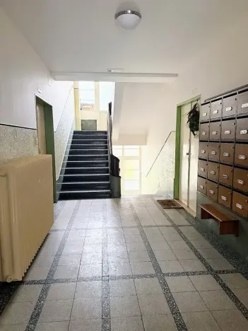 Prodej bytu 2+kk, Praha - Bubeneč, Lotyšská, 39 m2