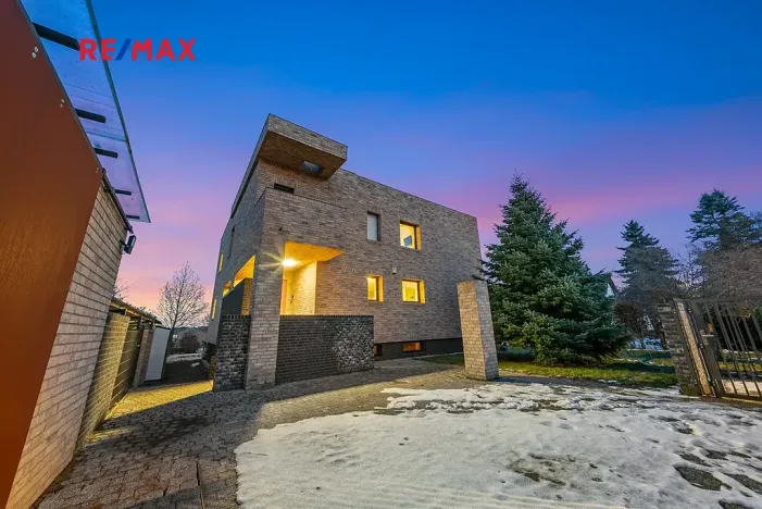 Prodej vily, Praha - Klánovice, Zádražanská, 330 m2