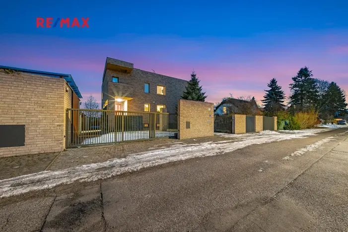 Prodej vily, Praha - Klánovice, Zádražanská, 330 m2