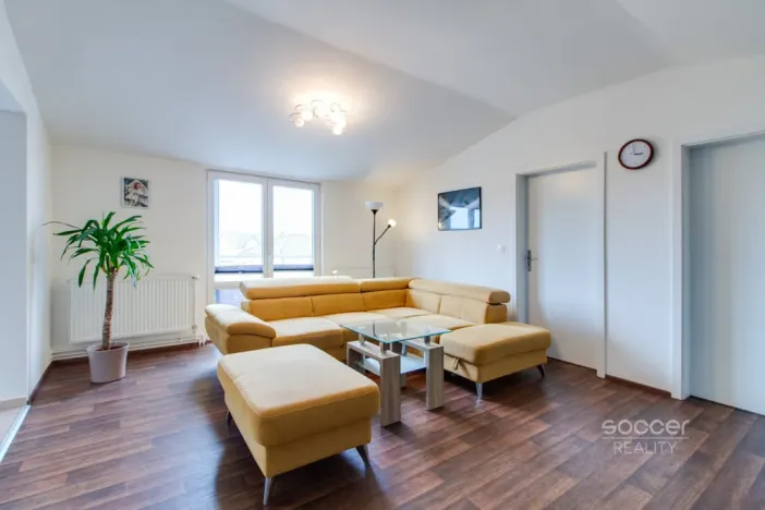 Pronájem bytu 3+1, Nupaky, U Školky, 72 m2