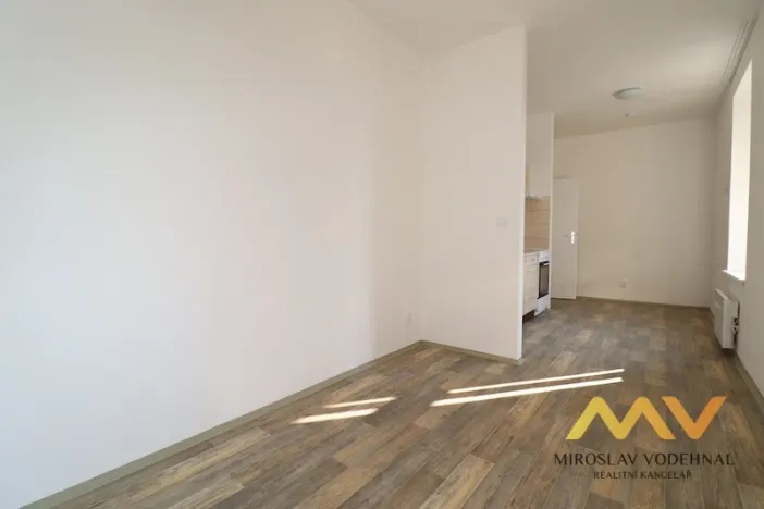 Pronájem bytu 1+kk, Hradec Králové - Nový Hradec Králové, Hlavní, 25 m2