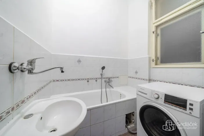 Prodej bytu 3+1, Karlovy Vary - Drahovice, Vítězná, 93 m2