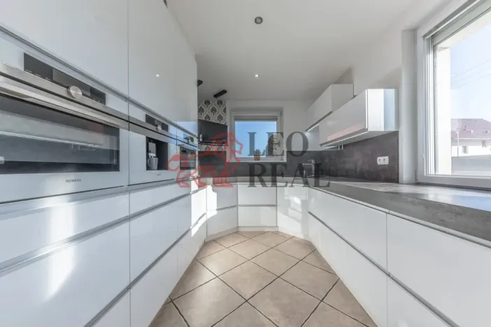 Prodej rodinného domu, Mladá Boleslav - Jemníky, 227 m2