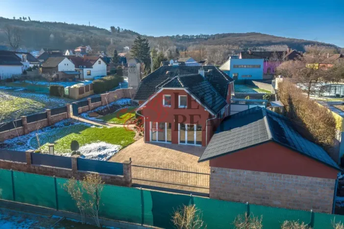 Prodej rodinného domu, Mladá Boleslav - Jemníky, 227 m2