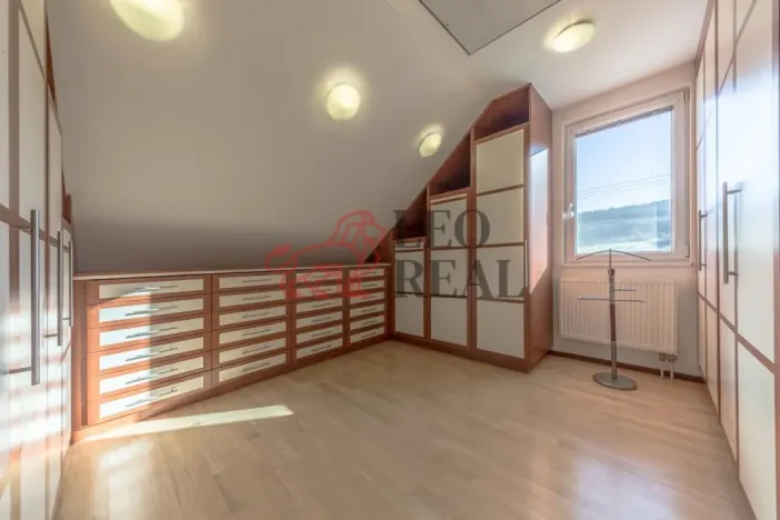 Prodej rodinného domu, Mladá Boleslav - Jemníky, 227 m2