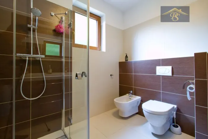 Prodej rodinného domu, Líbeznice, Školská, 186 m2