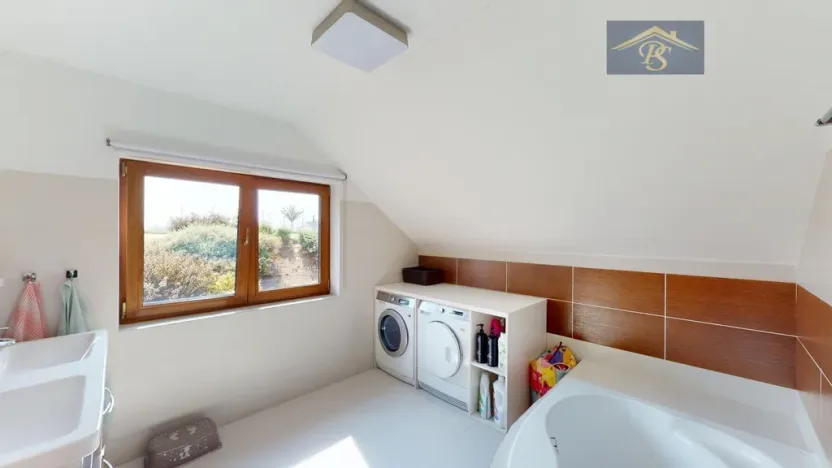 Prodej rodinného domu, Líbeznice, Školská, 186 m2