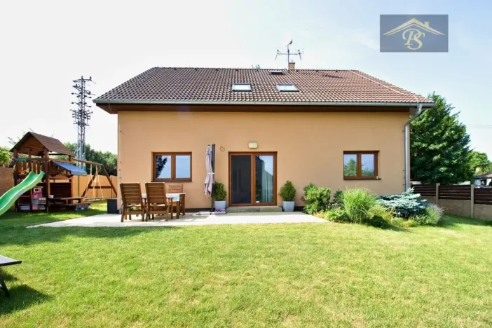 Prodej rodinného domu, Líbeznice, Školská, 186 m2
