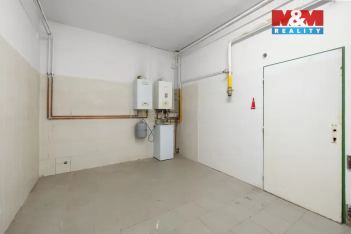 Pronájem obchodního prostoru, Kladno, Čechova, 174 m2