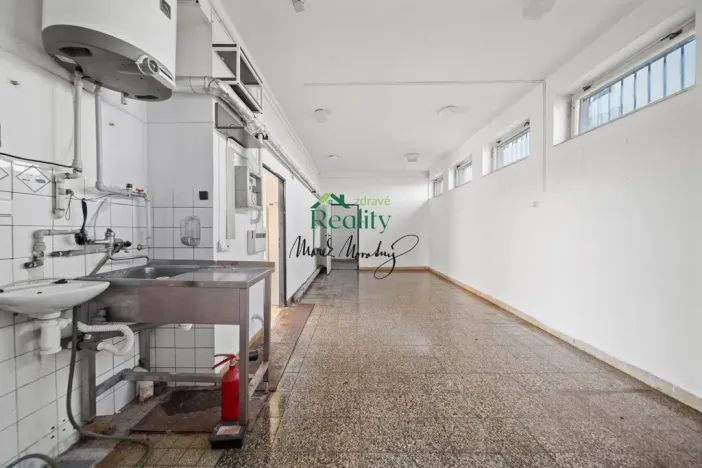 Prodej obchodního prostoru, Sovětice, 90 m2