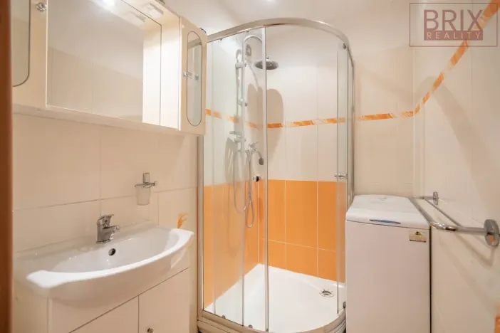 Pronájem bytu 2+kk, Praha, Kurzova, 43 m2