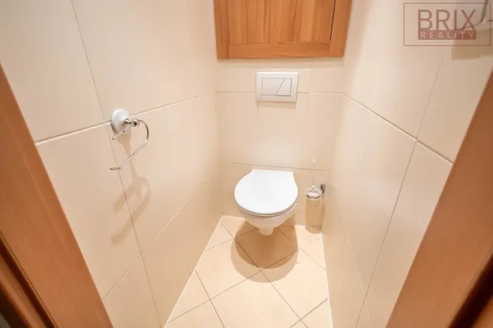 Pronájem bytu 2+kk, Praha, Kurzova, 43 m2