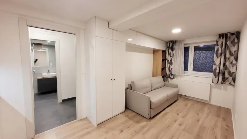 Pronájem bytu 1+kk, Praha - Strašnice, Strančická, 24 m2