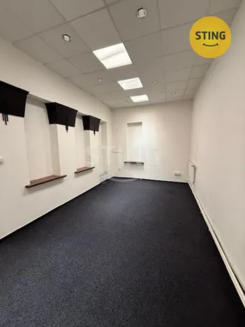 Pronájem kanceláře, Frýdek-Místek, Zámecké nám., 25 m2