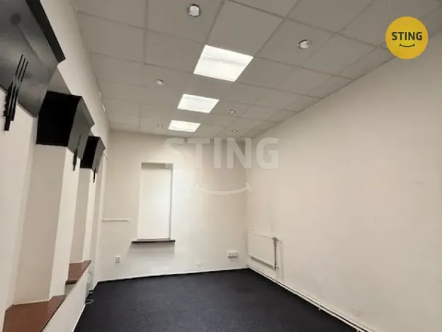 Pronájem kanceláře, Frýdek-Místek, Zámecké nám., 25 m2